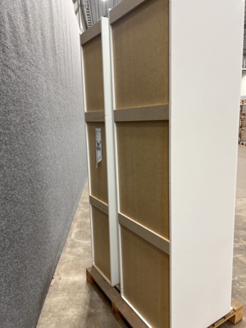 1476631-3 2 wardrobes / tall cabinets