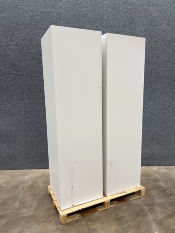 1476632-2 2 wardrobes / tall cabinets