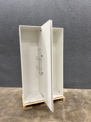 1476632-7 2 wardrobes / tall cabinets