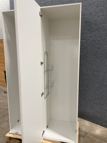 1476632-8 2 wardrobes / tall cabinets