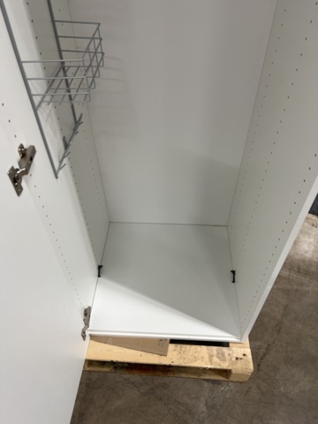 1476632-12 2 wardrobes / tall cabinets