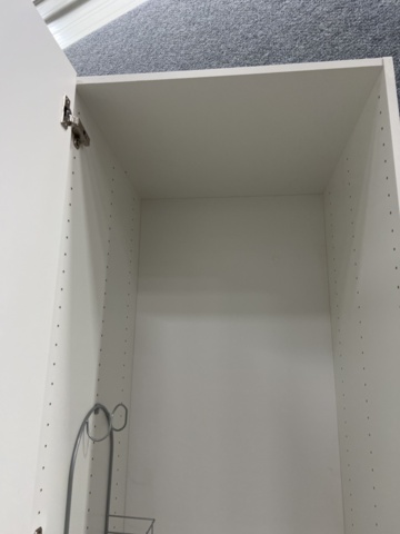 1476632-13 2 wardrobes / tall cabinets