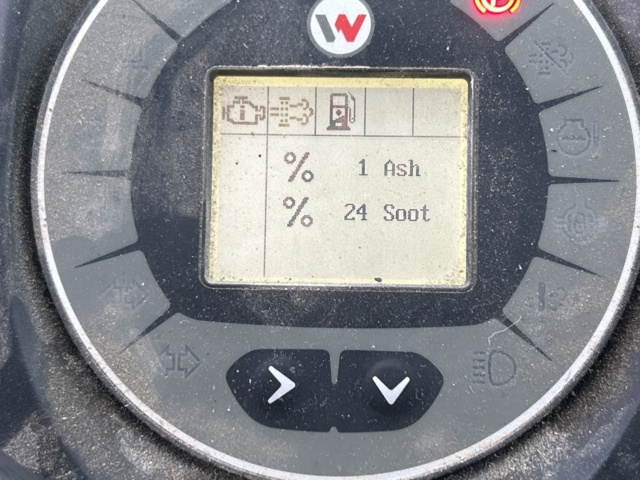 1454809-17 Kompaktlastare Kramer 5040 med skopa, gafflar, vikplog & sandspridare