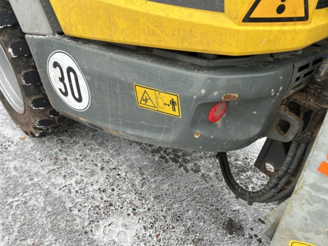 1454809-36 Kompaktlastare Kramer 5040 med skopa, gafflar, vikplog & sandspridare