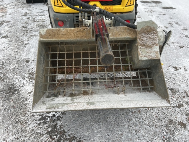 1454809-55 Kompaktlastare Kramer 5040 med skopa, gafflar, vikplog & sandspridare