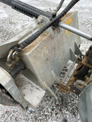 1454809-57 Kompaktlastare Kramer 5040 med skopa, gafflar, vikplog & sandspridare