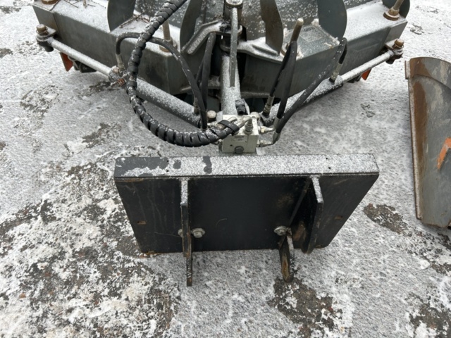 1454809-66 Kompaktlastare Kramer 5040 med skopa, gafflar, vikplog & sandspridare