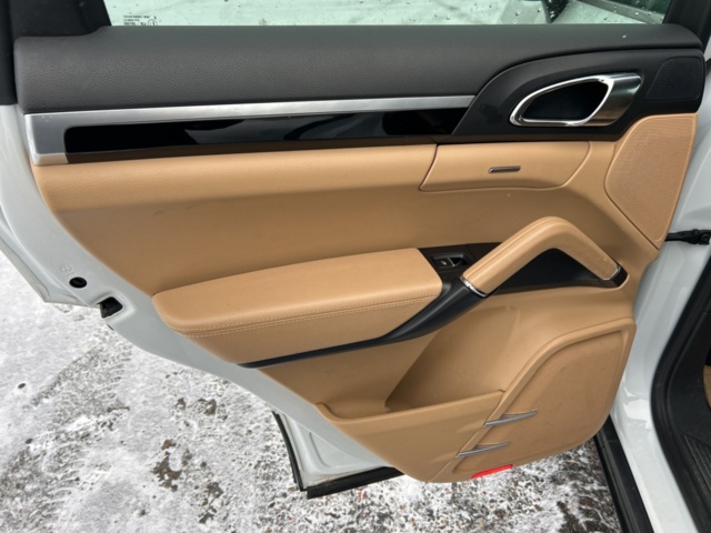 1454810-22 Porsche Cayenne Diesel TipTronic S, 245hk, 2014