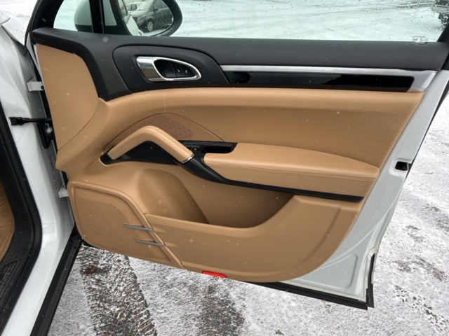 1454810-33 Porsche Cayenne Diesel TipTronic S, 245hk, 2014