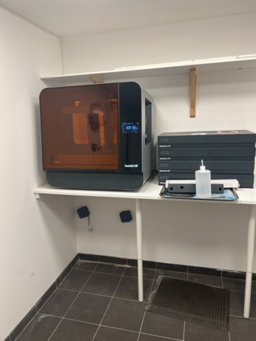 1470197-10 Formlabs 3L