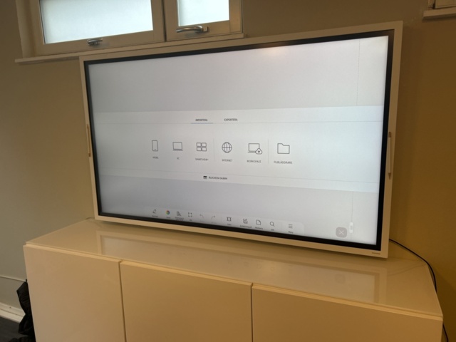 1470198-2 Samsung 65 inch flip with wall mount