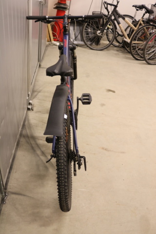 1416755-4 Bicycle White Bikes Trainer