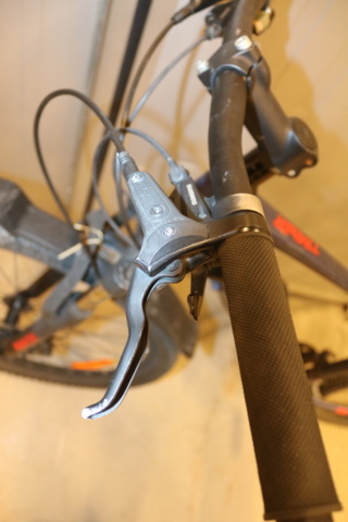 1416755-23 Bicycle White Bikes Trainer