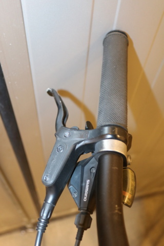 1416755-25 Bicycle White Bikes Trainer