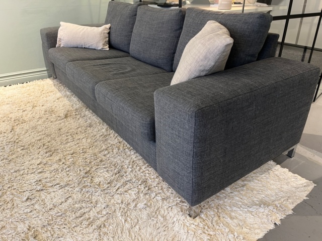 1424035-3 Soffgrupp, soffa, fåtöljer, matta, sidobord, talkampa