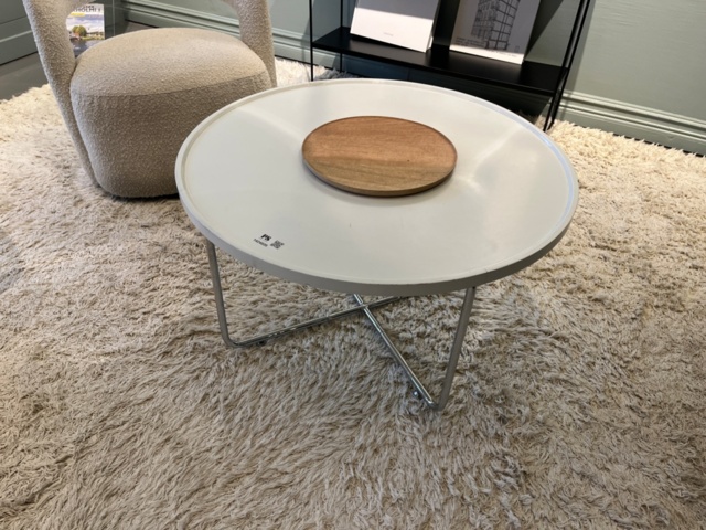 1424035-4 Soffgrupp, soffa, fåtöljer, matta, sidobord, talkampa