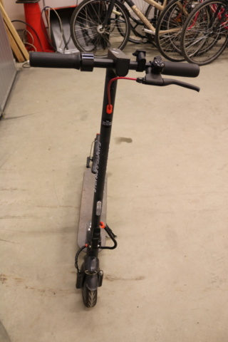 1416757-3 Electric Scooter E-Wheels