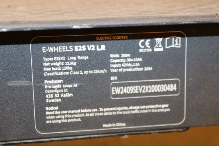 1416757-7 Electric Scooter E-Wheels