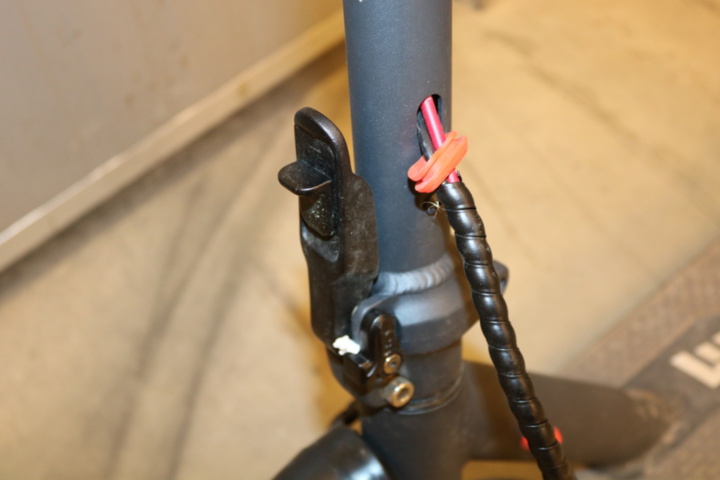 1416757-11 Electric Scooter E-Wheels