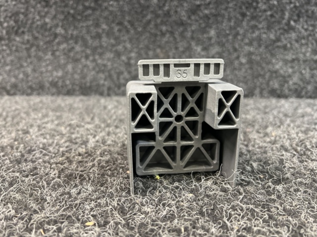 1476731-4 About 125 end caps for Nordmount solar panels