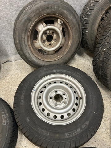 1436493-4 various tires on rims 10pcs