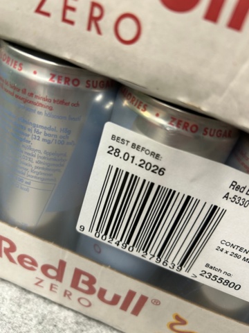 1436494-12 Collection with drinks, sweets and chips