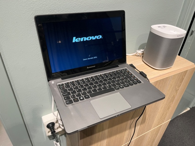 1424052-1 Laptop Lenovo IdeaPad U310