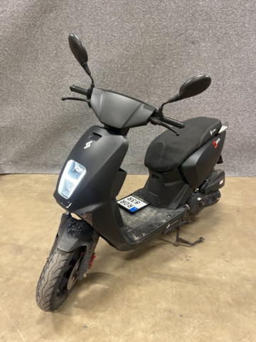 1351394-1 Moped - Invicta Semper -2024