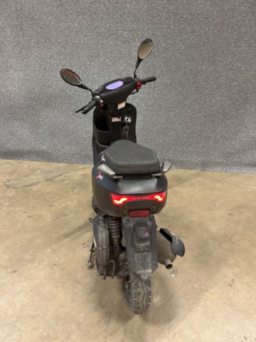 1351394-4 Moped - Invicta Semper -2024