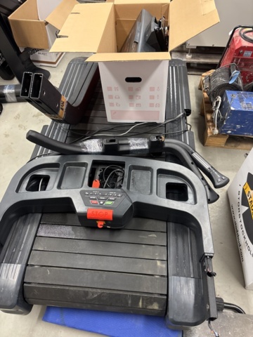 1443724-8 Löpband - Alpha Runner AR22.1 (demonterad, säljes i delar)