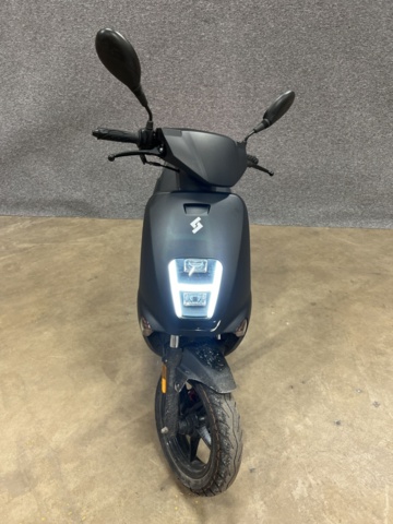 1351394-8 Moped - Invicta Semper -2024