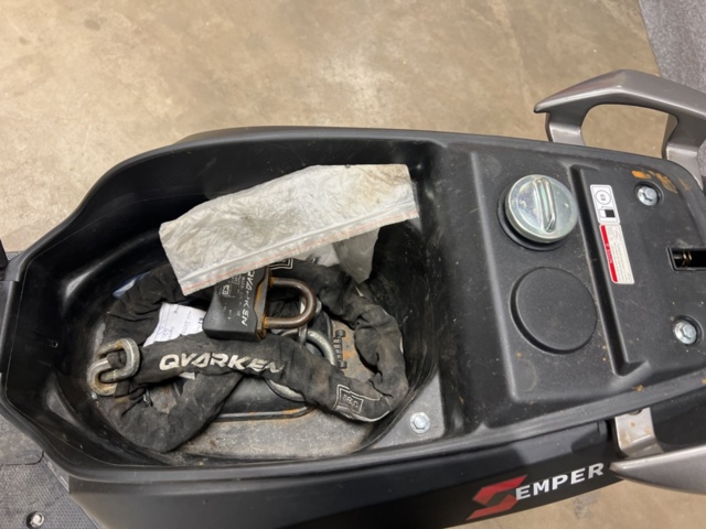 1351394-15 Moped - Invicta Semper -2024