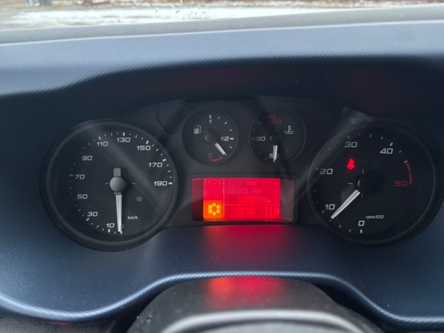 918941-12 Iveco Daily 35-160 Chassis Cab 2.3 JTD Hi-Matic, 156hp, 2018