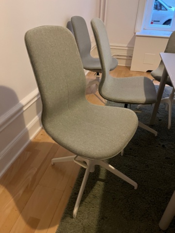 1443781-3 Kontorsinredning - Bord, stolar, whiteboardtavla, projektorduk, m.m