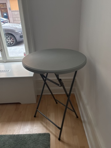 1443781-6 Kontorsinredning - Bord, stolar, whiteboardtavla, projektorduk, m.m