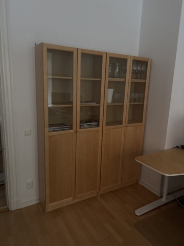 1443783-21 Kontorsinredning och elektronik -Skrivbord, kontorsstolar, datorskärmar, m.m