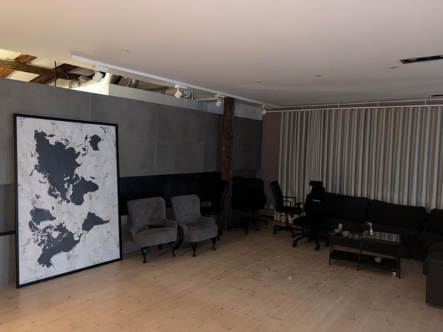 1410907-1 Office furniture - Sofa, office chairs, etc.