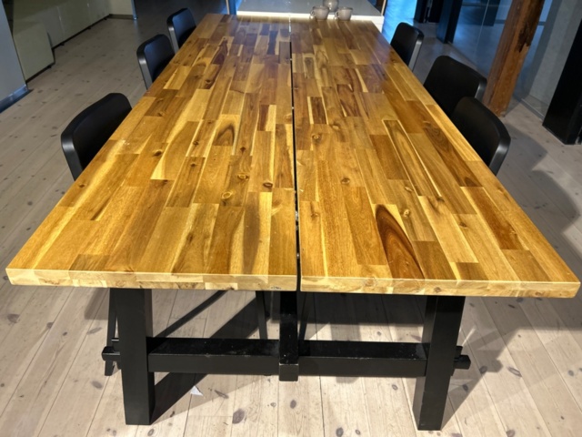 1410916-6 Dining table 2 pcs and sofa