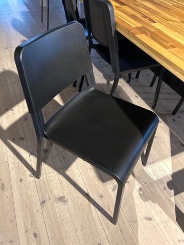 1410916-8 Dining table 2 pcs and sofa