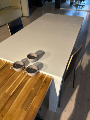 1410916-9 Dining table 2 pcs and sofa