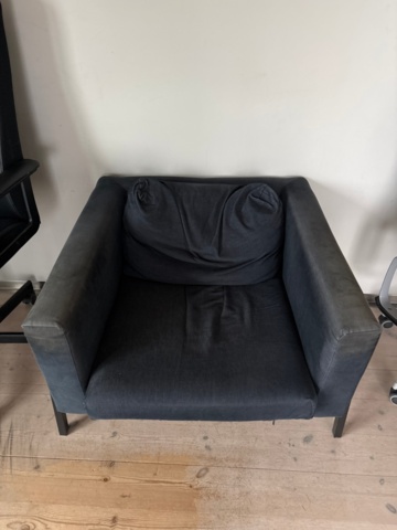 1410912-3 Cabinets and office chairs