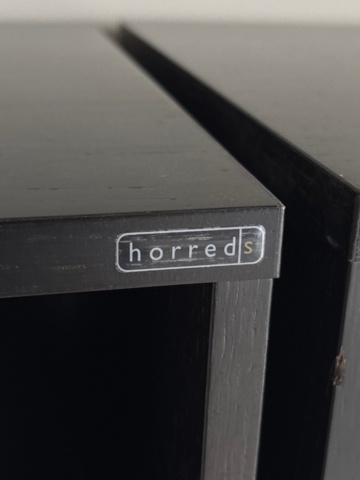 1410912-6 Cabinets and office chairs