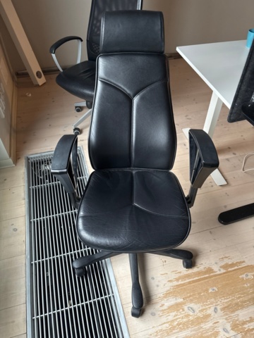 1410913-6 Office furniture - Desks, screens, office chairs