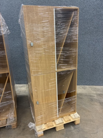 1476825-2 6 sections with changing cabinets