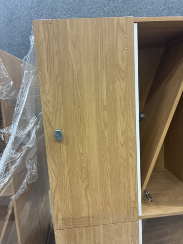 1476825-11 6 sections with changing cabinets