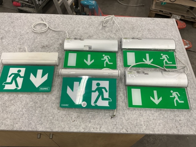 1472954-1 Utrymningsskyltar 5 st
