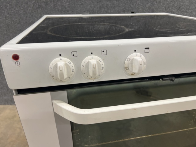 1477080-4 Stove Electrolux EKC70010W