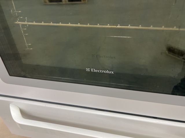 1477080-6 Stove Electrolux EKC70010W