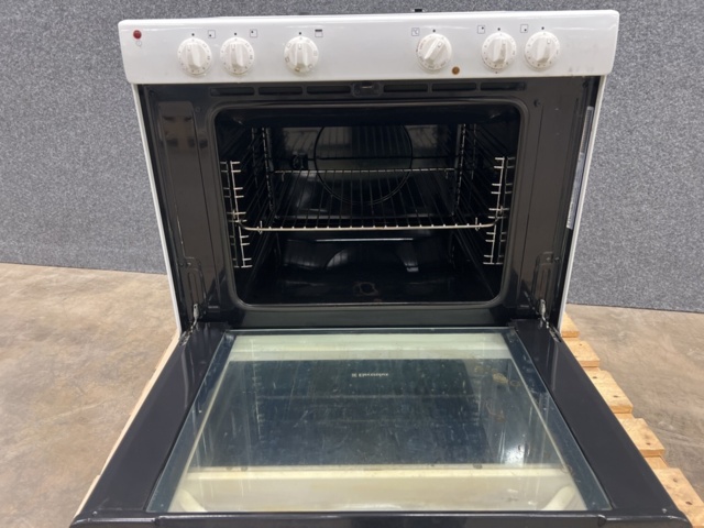 1477080-10 Stove Electrolux EKC70010W