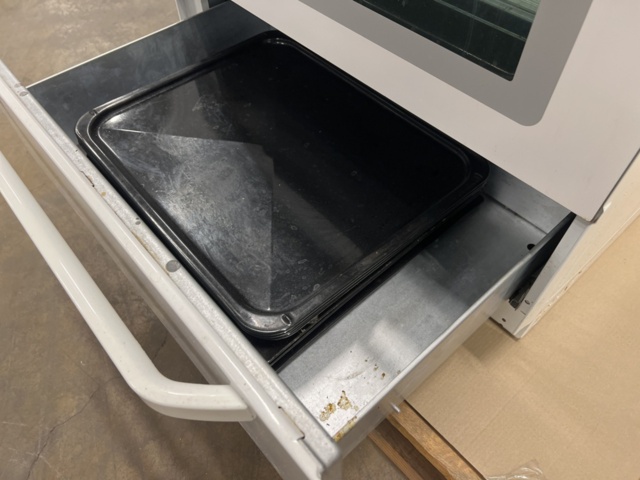 1477080-15 Stove Electrolux EKC70010W